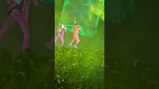 Ysy A x Bhavi - Sin Conexion (en vivo luna park)