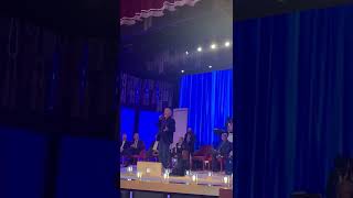 MAURIZIO COSTANZO SHOW (1 giugno 2022): Christian De Sica canta  Canto anche se sono stonata