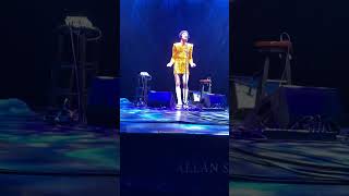 Dracula - cindy lee / live at Massey hall / 06-11-2025