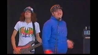 Junior Senior - Move Your Feet live @ Reading 2003