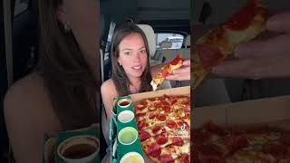 Papa John's® Papa Dippa & Garlic Sauce Flight Review 👨‍🍳🧄🛫 Best Party Pizza?! 🤔
