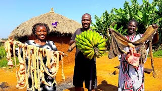 Authentic African Dish|African Village Mum's Cooks Delicious Cow Intestines+Green Bananas