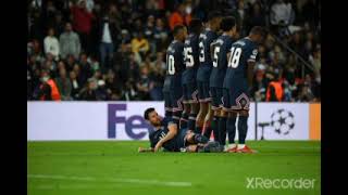 Messi en personne s'est couché derrière le mur de psg contre Manchester city