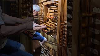 Improvisation sur le Grand Fond d'Orgue 32 pieds de Rieti (Italia) par Frédéric Muñoz.