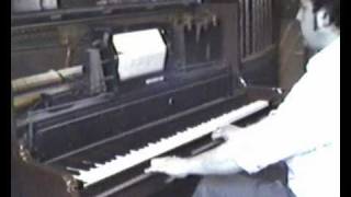 Laurie On The Pianola