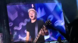 One Direction - Clouds (Metlife)