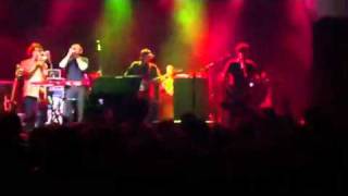 Modest Mouse - Spitting Venom (Live)