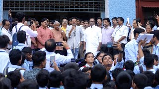 Manoj Bajpayee Reached his Childhood School (मनोज बाजपेयी स्कूल ) Bettiah in Bihar
