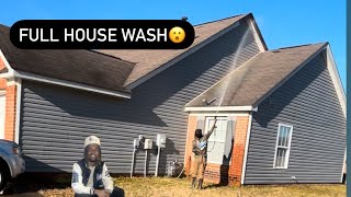 Full Power Wash Process on a One Story House 🧼🤯with @SqueakyTsPressureCleaning