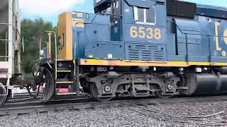 CSX 5257 leads an EB manifest