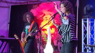 Annie & the Bang Bang