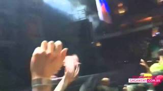 Lady Gaga conversa com fãs na BTWB em Vancouver (12/01/13)