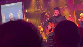 Mononc Serge à l'église - Trois Rivières, 2023-12-29