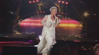 PINK - F**kin' Perfect (live from Vienna - Front Of Stage)