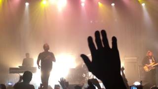 FUTURE ISLANDS - Seasons (Waiting on you) @ Razzmatazz 2017