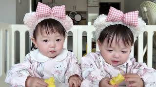 "Do you want to eat""Forget it if you don't want to eat it"#twin#cute