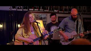 4th Cup of Coffee [Live] - Genevieve Jaide