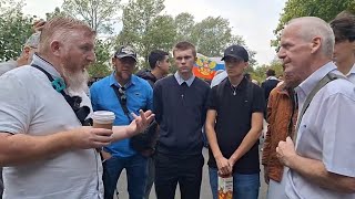 Confident Christian Shocked And Humbled By Muslim | Hamza Den | Speakers Corner 