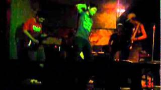 Ninja Bears - Eksenang Luma Live @ Sazi's