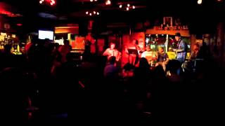 Robobilly - "Snake Farm" - Live at Hole in the Wall