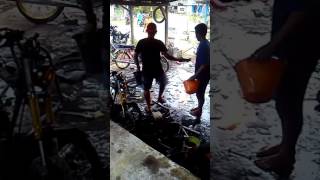 Sepeda Motor CB Pink Terbakar