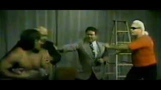 BOB LUCE INTERVIEWS PEPPER GOMEZ AND THE VALIANTS INTERRUPT