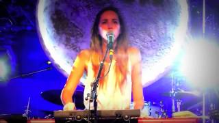 Flora- Plastic Bag - (Live @ Den Atelier Luxembourg)