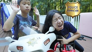 Pretend Play Police on Mystery Jail Cell