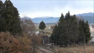 冬の到来を待ちうける雪国の山脈