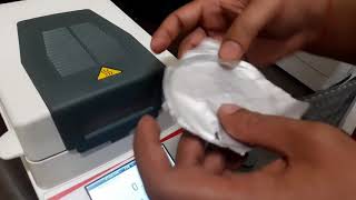 Moisture Analyzer