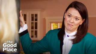 Mindy St Claire stealing the show for 11 minutes straight