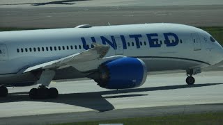 United 787 taxi