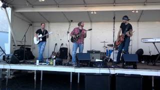 Jeremiah James Korfe sings Learning To Fly 8/17/12