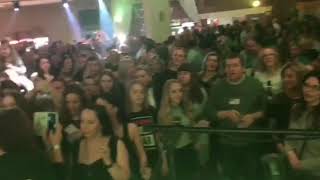 NEDA UKRADEN - Kao vino i gitara (uzivo)
