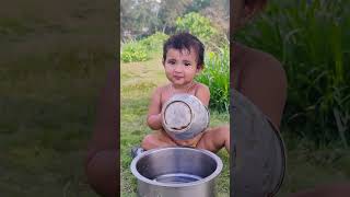 মেয়েটার কাজ দেখে অবাক