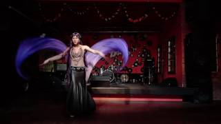 Show bellydance with poi