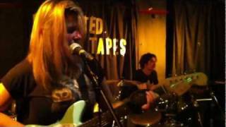 Fever Fever - 'Bloodless' (Live at Distorted Tapes)
