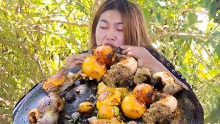 PrimitiveTechnology - Primitive wilderness survival - yummy cooking - Eating delicious survival food