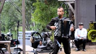 Ismo Alanko ft. Kimmo Pohjonen - Moottoreiden laulu (live at Moottorimusiikin festivaali 7.8.2011)