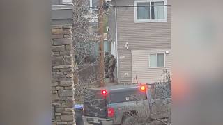 RAW: RCMP surround Kelowna home at Asher Road and McIntosh Road