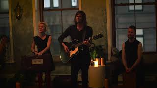 09. "Everybody Wants to Be in Love"