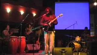 Ede Wright group plays Radiohead tune