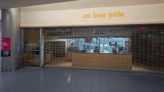 The closed Au Bon Pain at the Staten Island Ferry St George