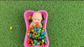 ASMR l Magic Bathtubs with Rainbow Kinetic Sand M&M's & Skittles Candy Mixing Cutting part-17