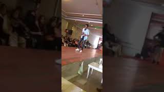 sameer sohail live perfoam At faslabad fashion show