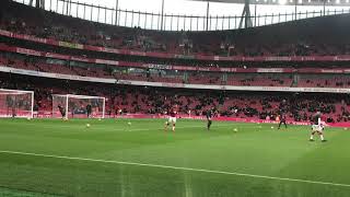 Arsenal warming up vs Tottenham  - ozil on 🔥