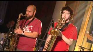 CONCERT Wild Boar and Bull Brass Band - festival des libertés.flv