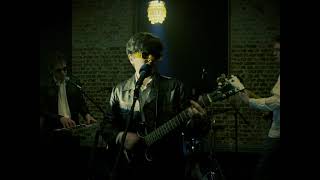 Gag Salon - Don't Eat Stuff Off The Pavement (Official Live Session)
