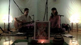 "Om Anandmayi Ma" - devotional singing 2012-08-06