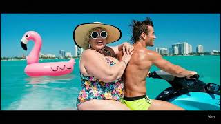 Hôtels Pas Chers à Miami | La Grande Dame Française en Jet Ski | Miami Hotel Guide